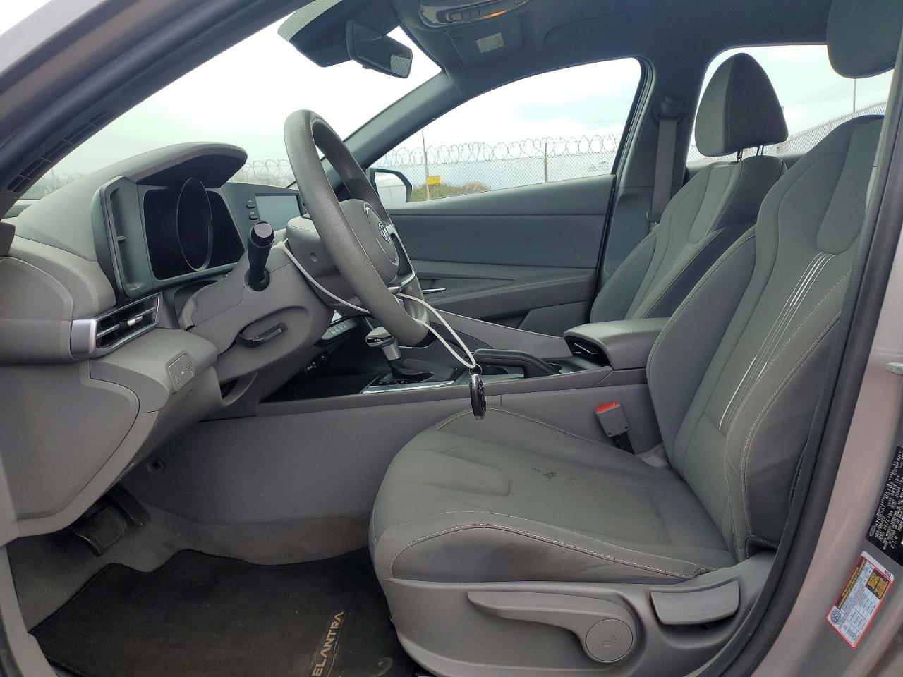 2023 HYUNDAI ELANTRA SEL photo 13