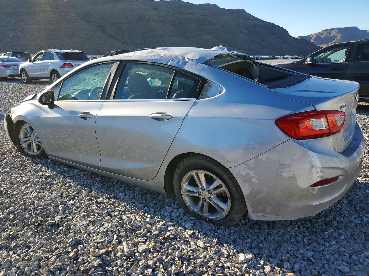 2017 CHEVROLET CRUZE LT photo 2