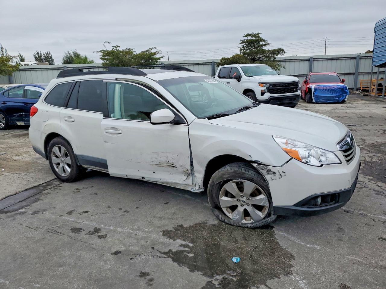2012 SUBARU OUTBACK photo 7