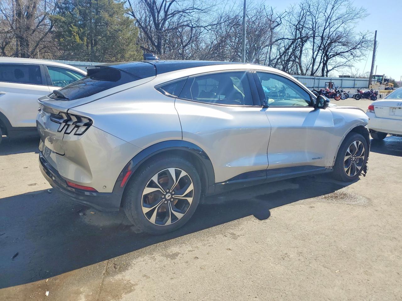2021 FORD MUSTANG MACH-E PREMIUM photo 5
