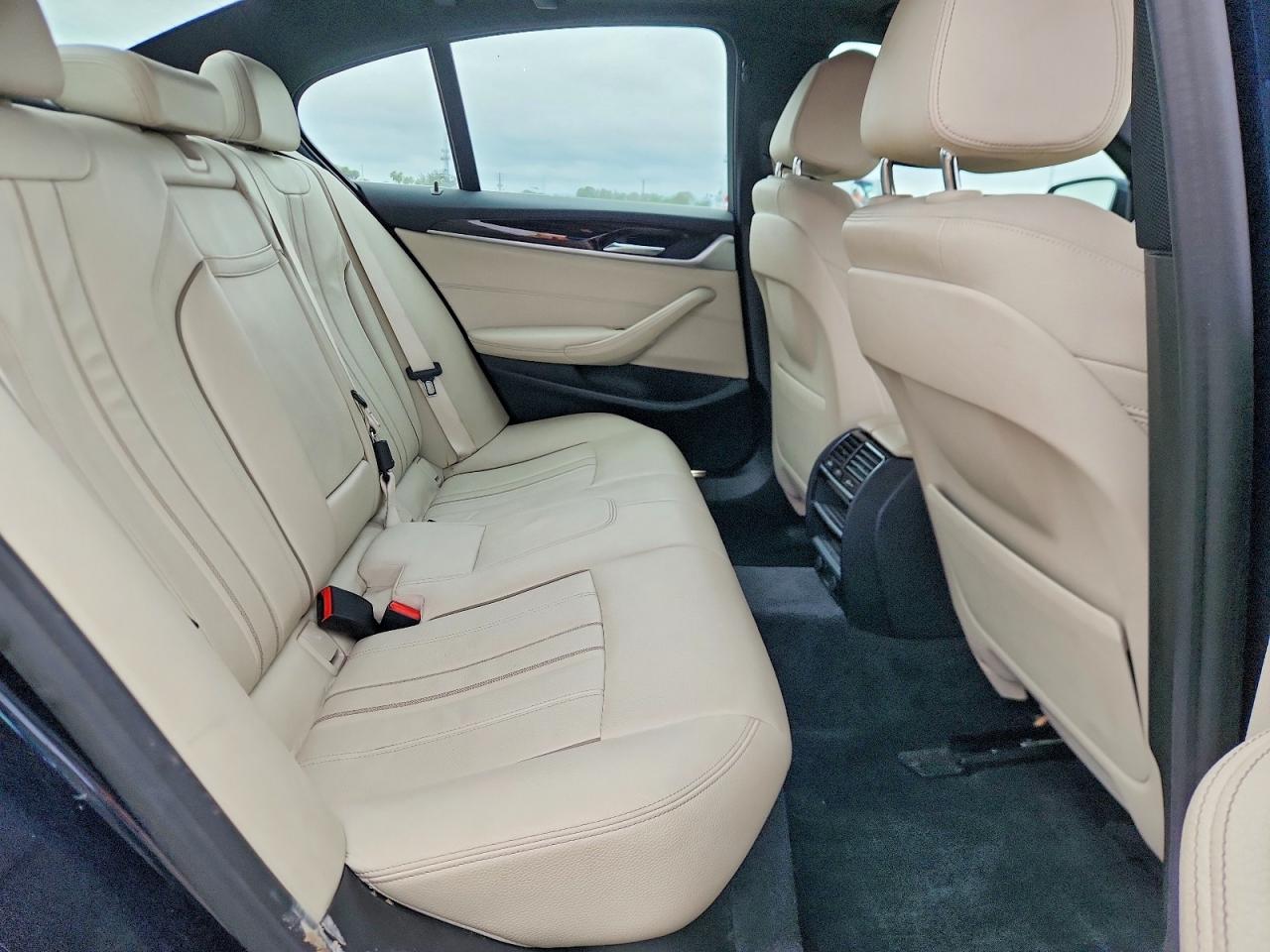 2019 BMW 530 XI photo 19