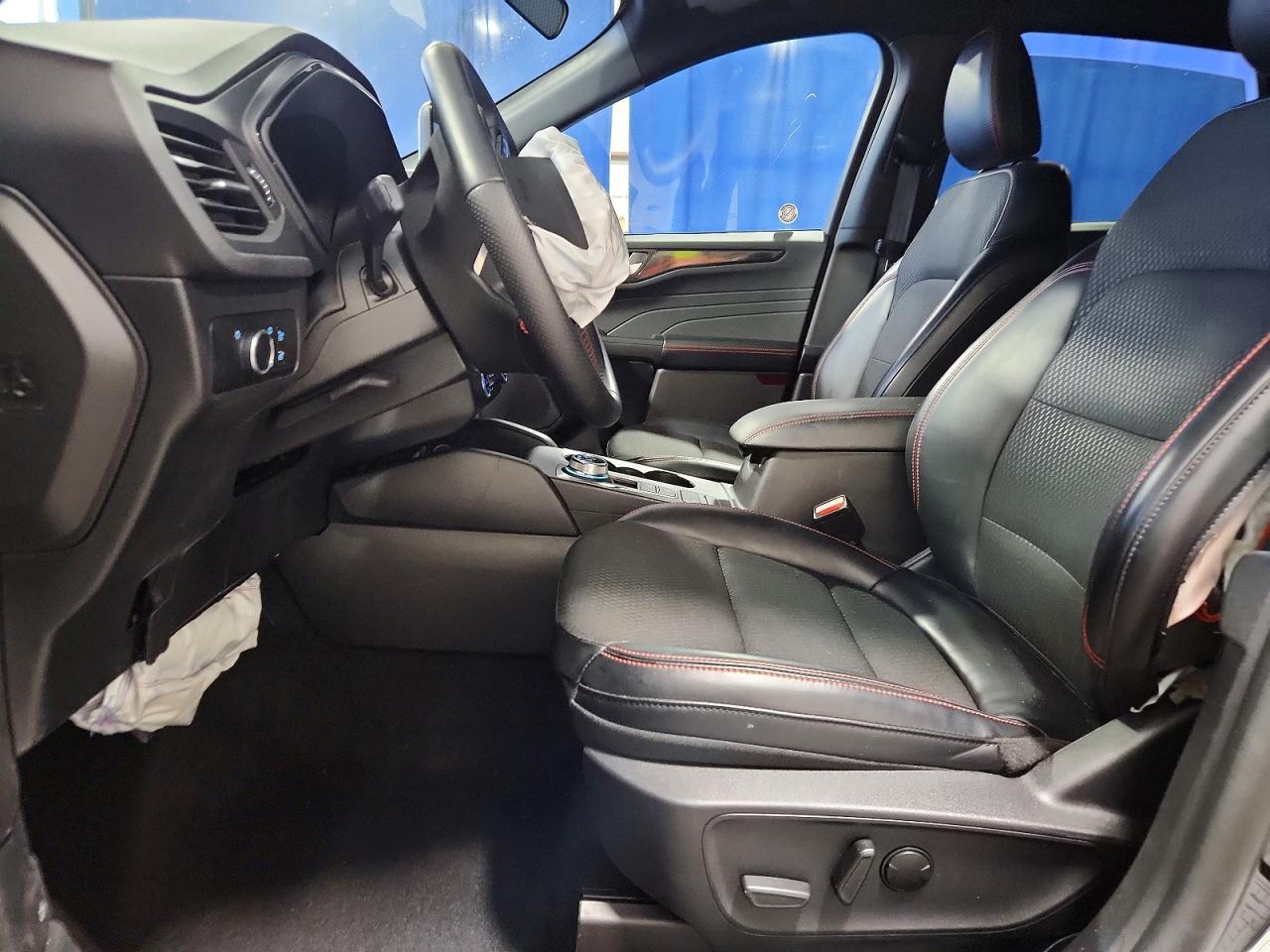 2025 FORD ESCAPE ST LINE photo 13