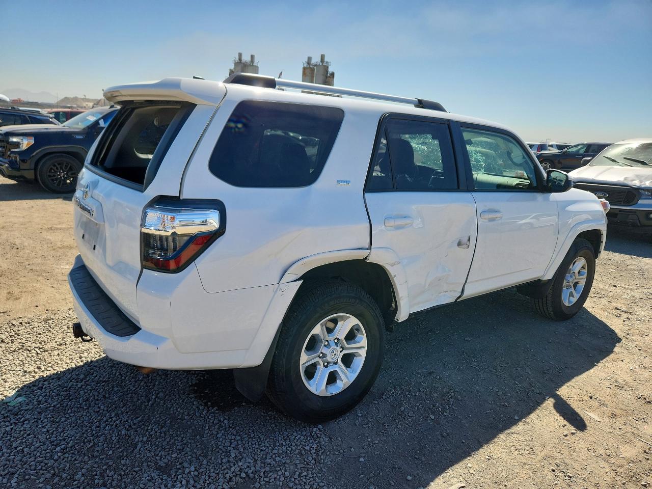 2022 TOYOTA 4RUNNER SR5 photo 7