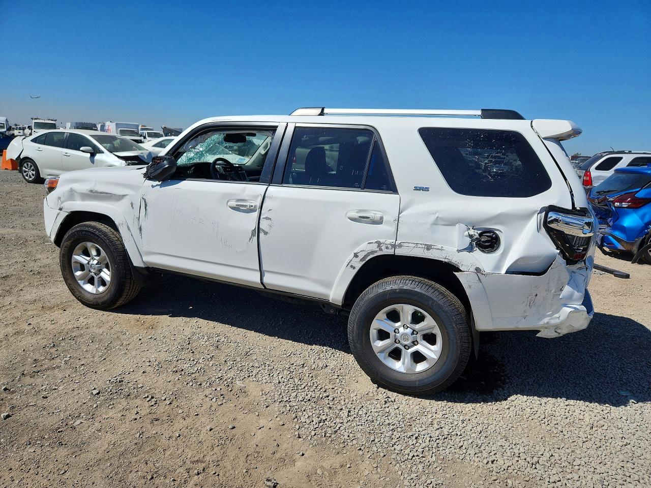 2022 TOYOTA 4RUNNER SR5 photo 4