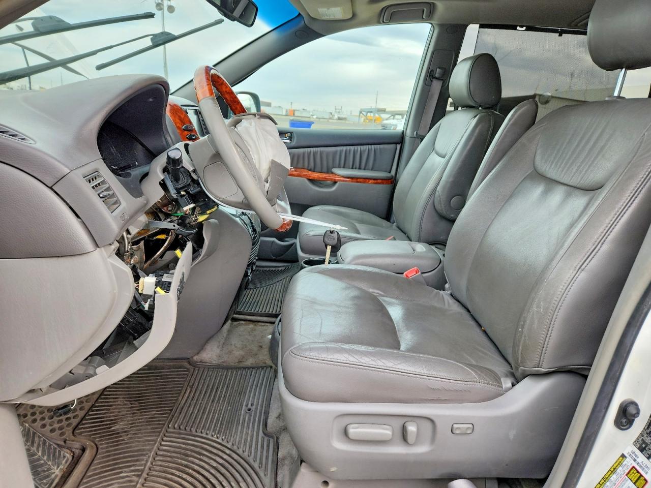 2007 TOYOTA SIENNA XLE LIMITED 7-PASSENGER photo 13