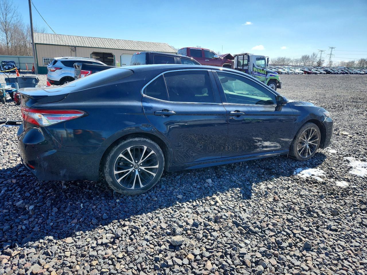 2018 TOYOTA CAMRY SE photo 5