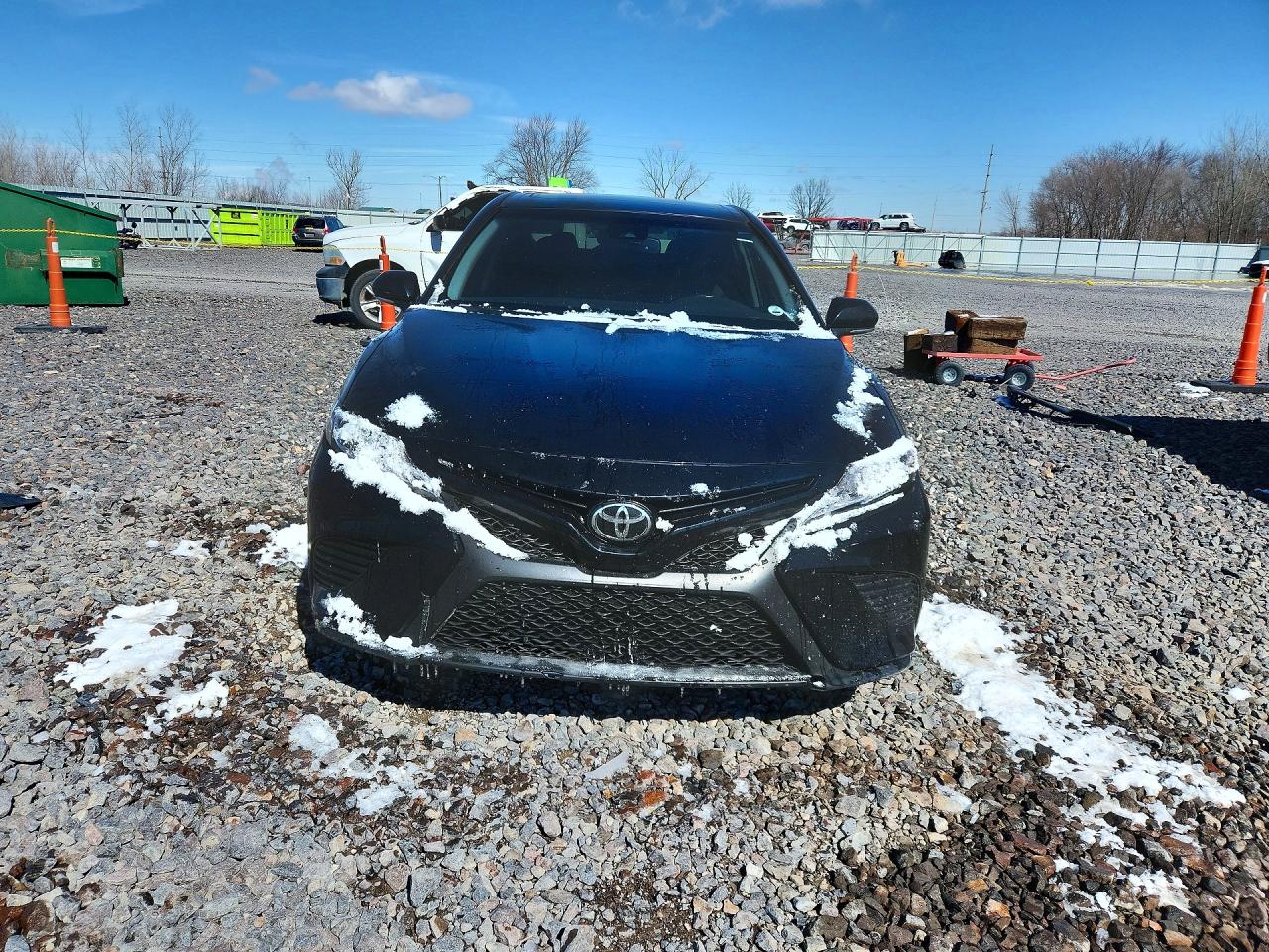 2018 TOYOTA CAMRY SE photo 9