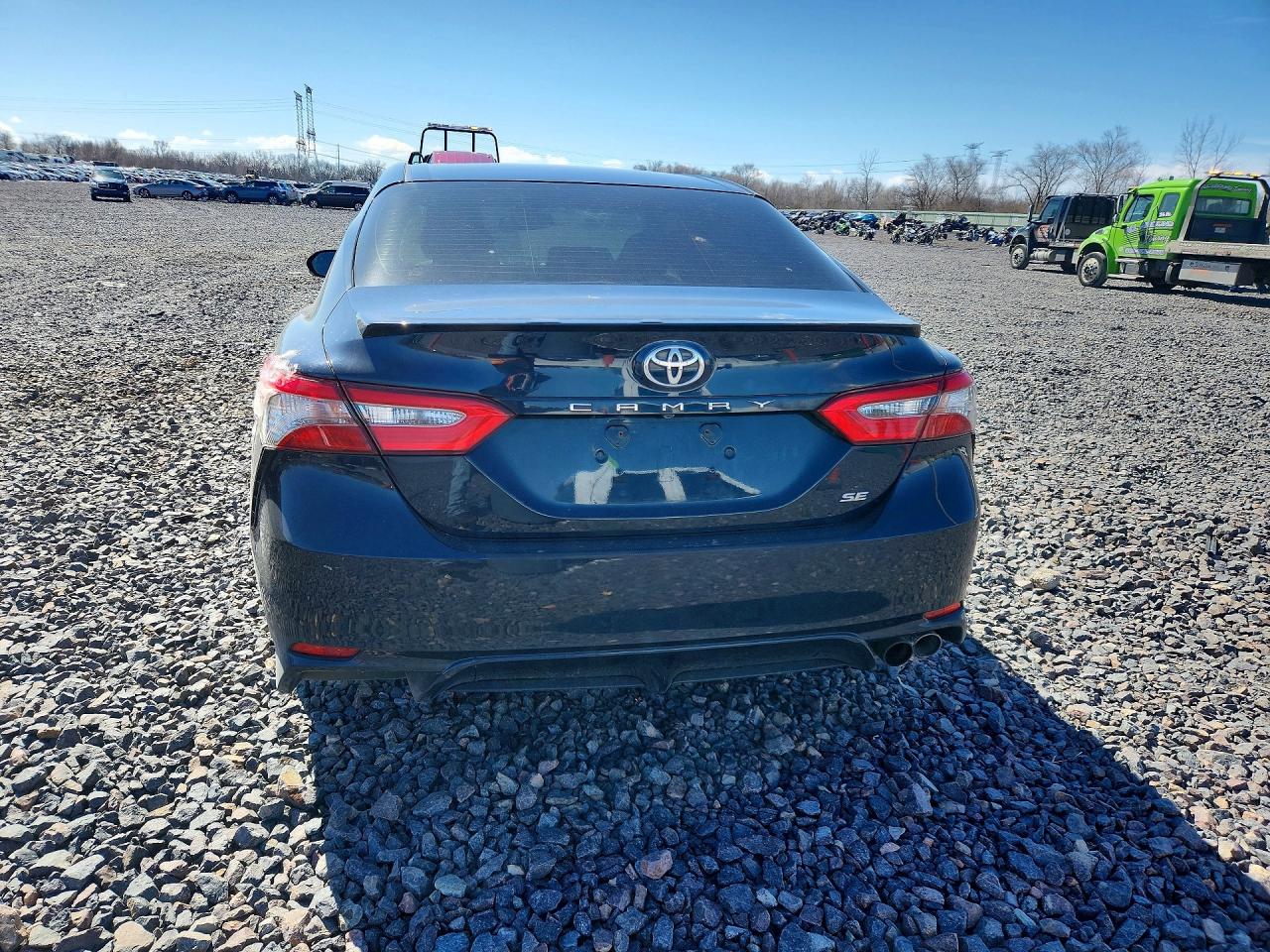 2018 TOYOTA CAMRY SE photo 11