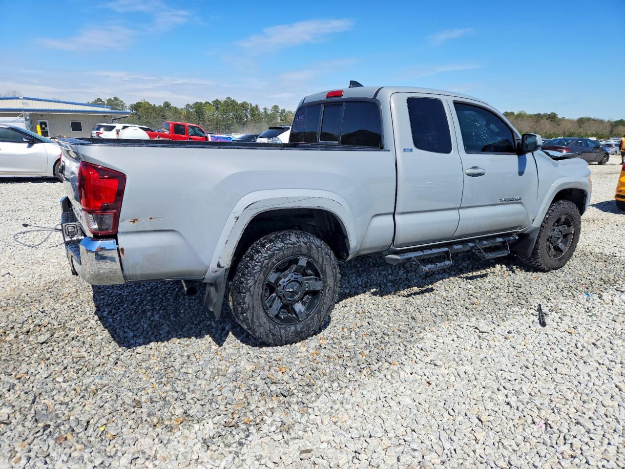 2019 TOYOTA TACOMA SR5 V6 photo 3