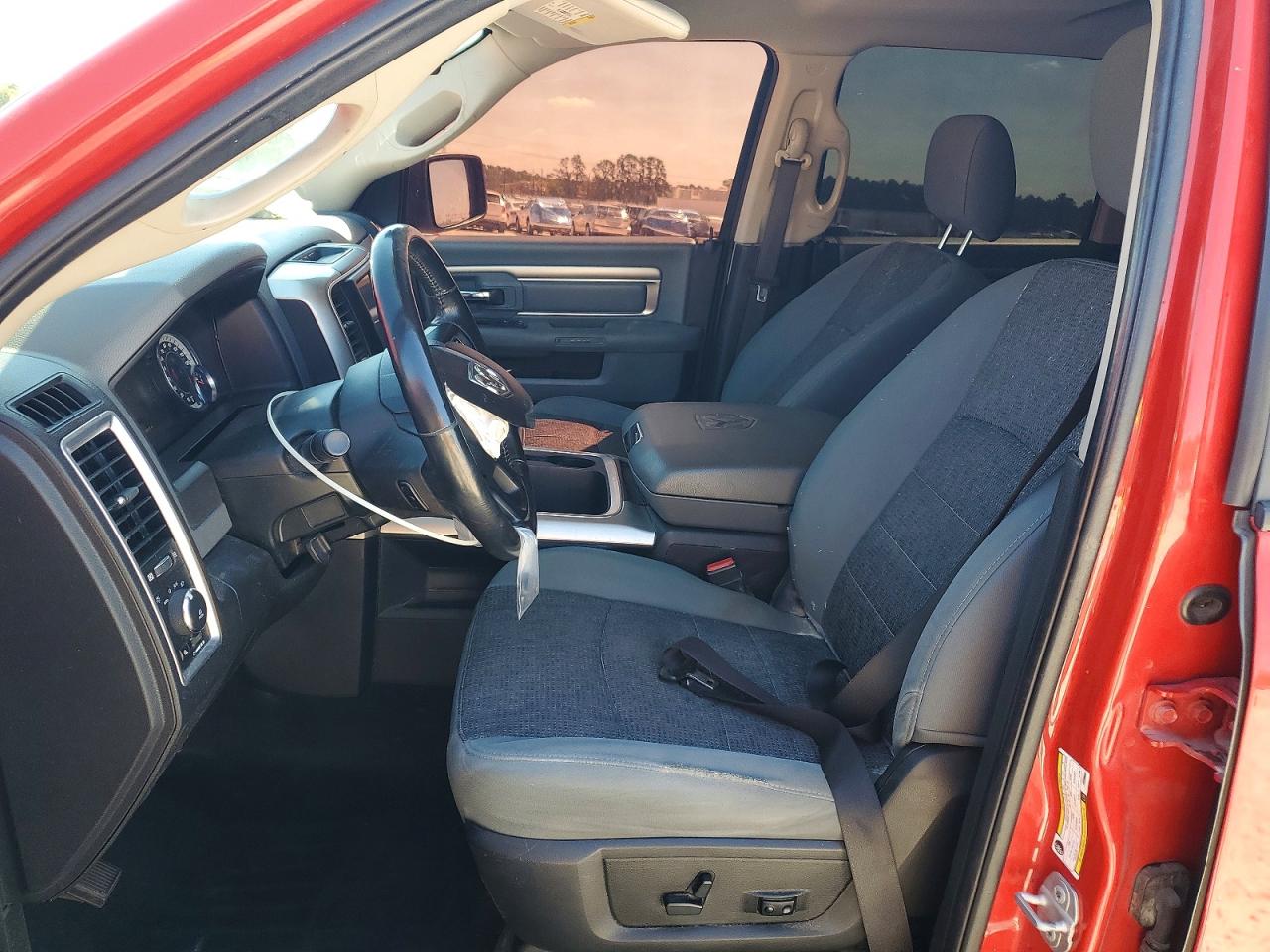 2018 RAM 1500 SLT photo 7