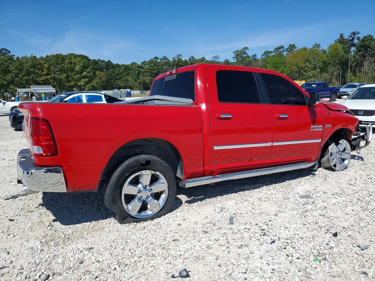 2018 RAM 1500 SLT photo 3