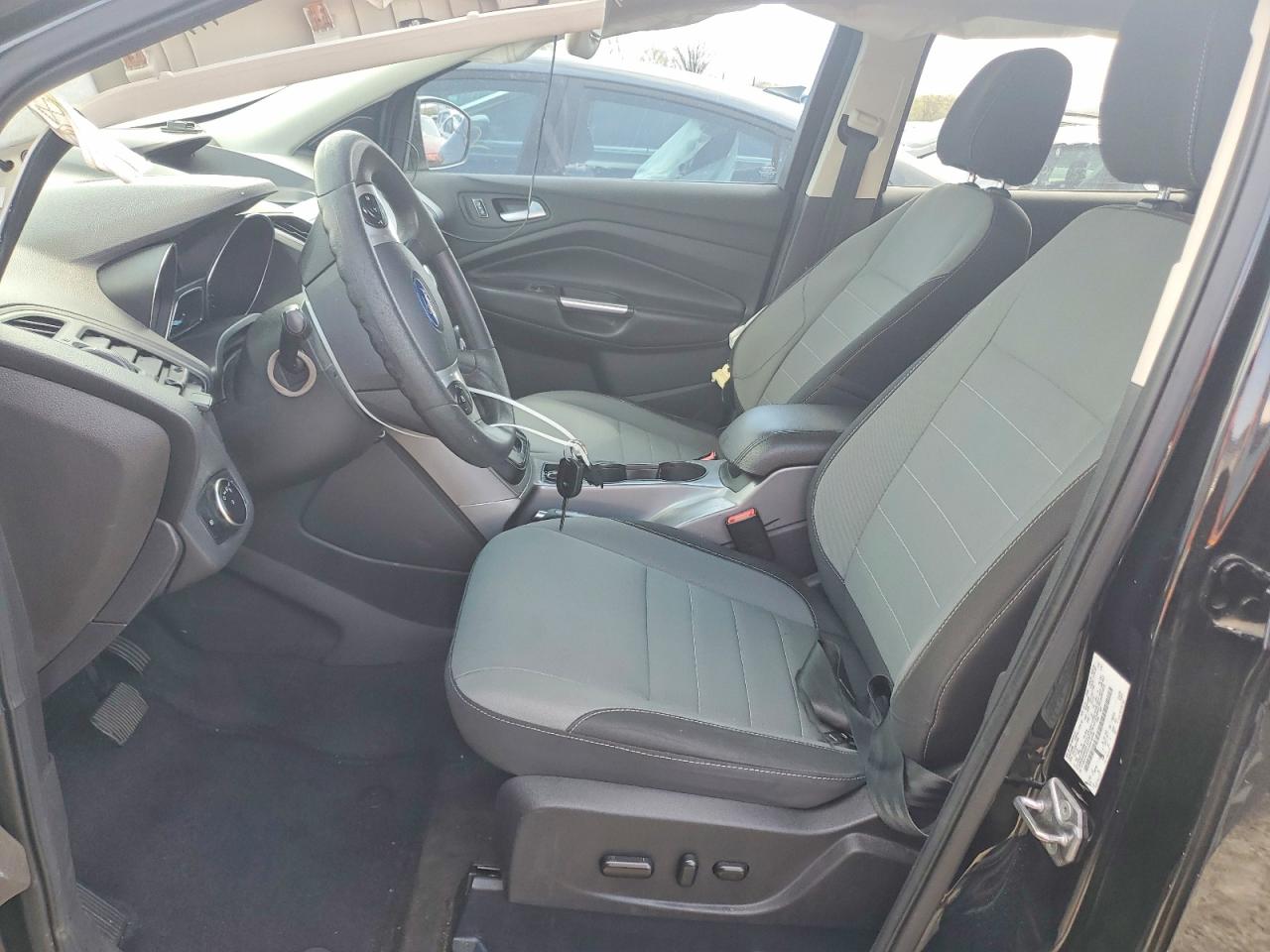 2016 FORD ESCAPE SE photo 13