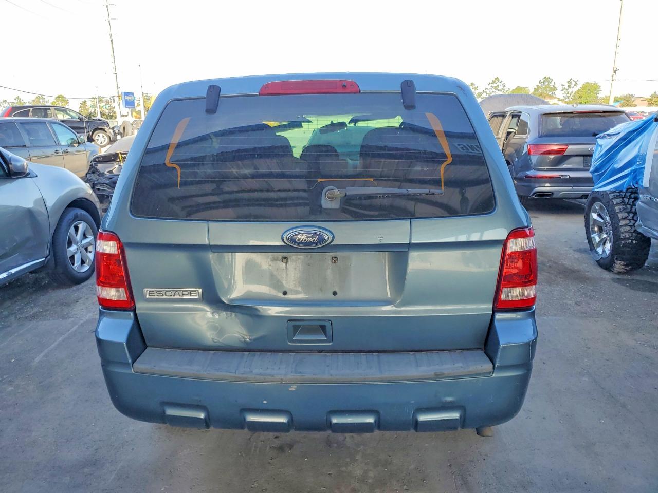 2010 FORD ESCAPE XLS photo 11