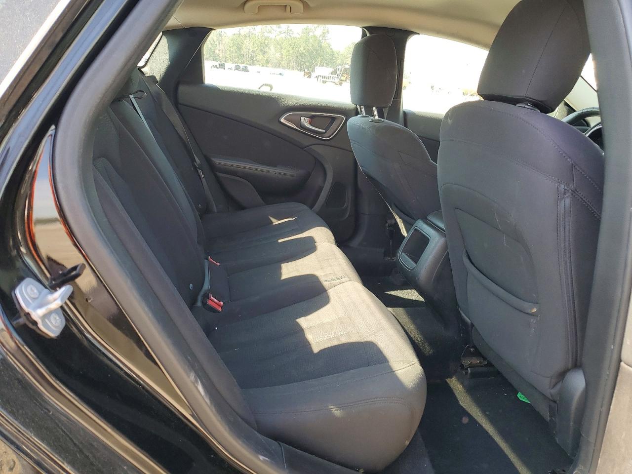 2015 CHRYSLER 200 LIMITED photo 19