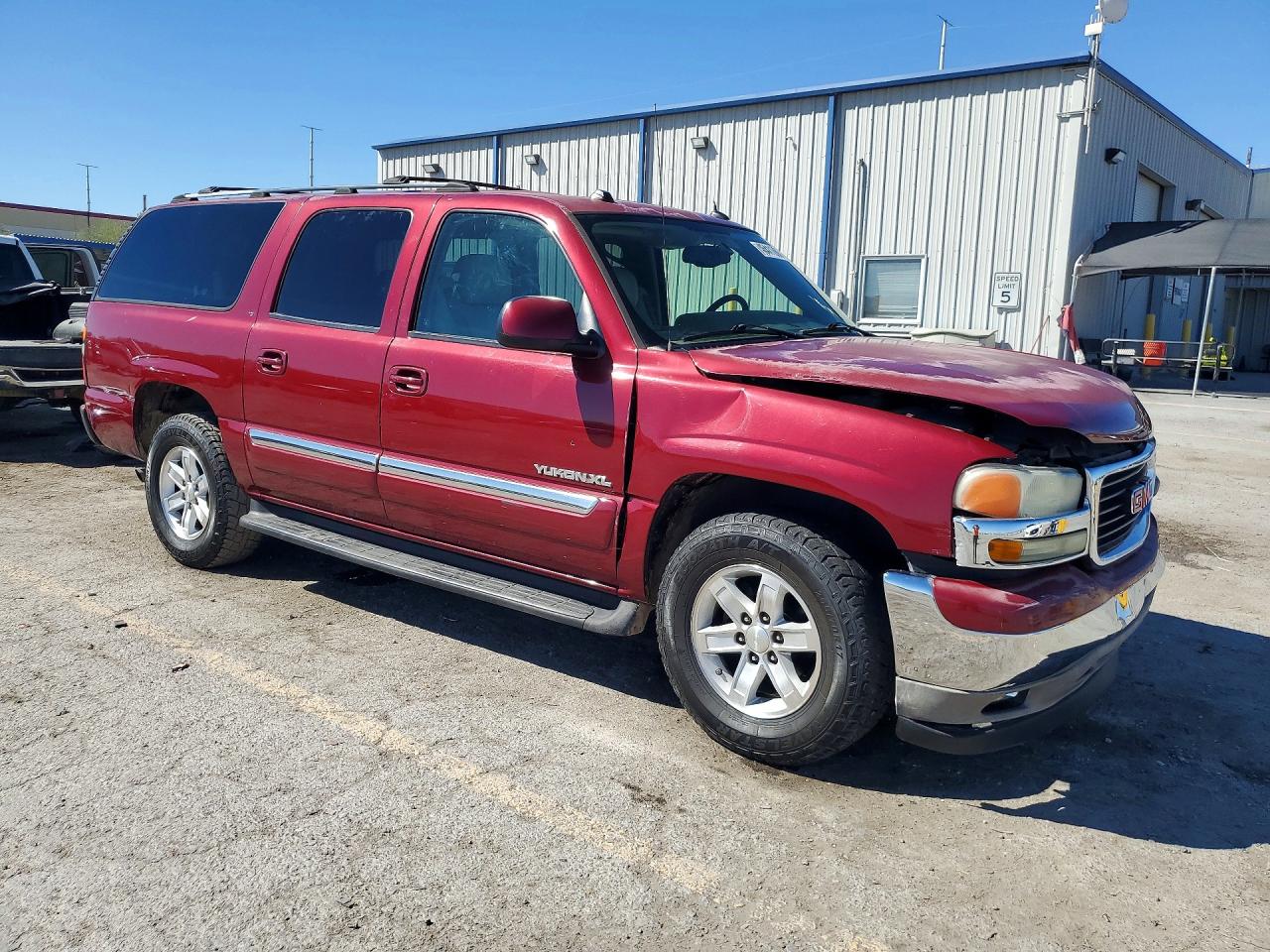 2005 GMC YUKON XL C1500 photo 4