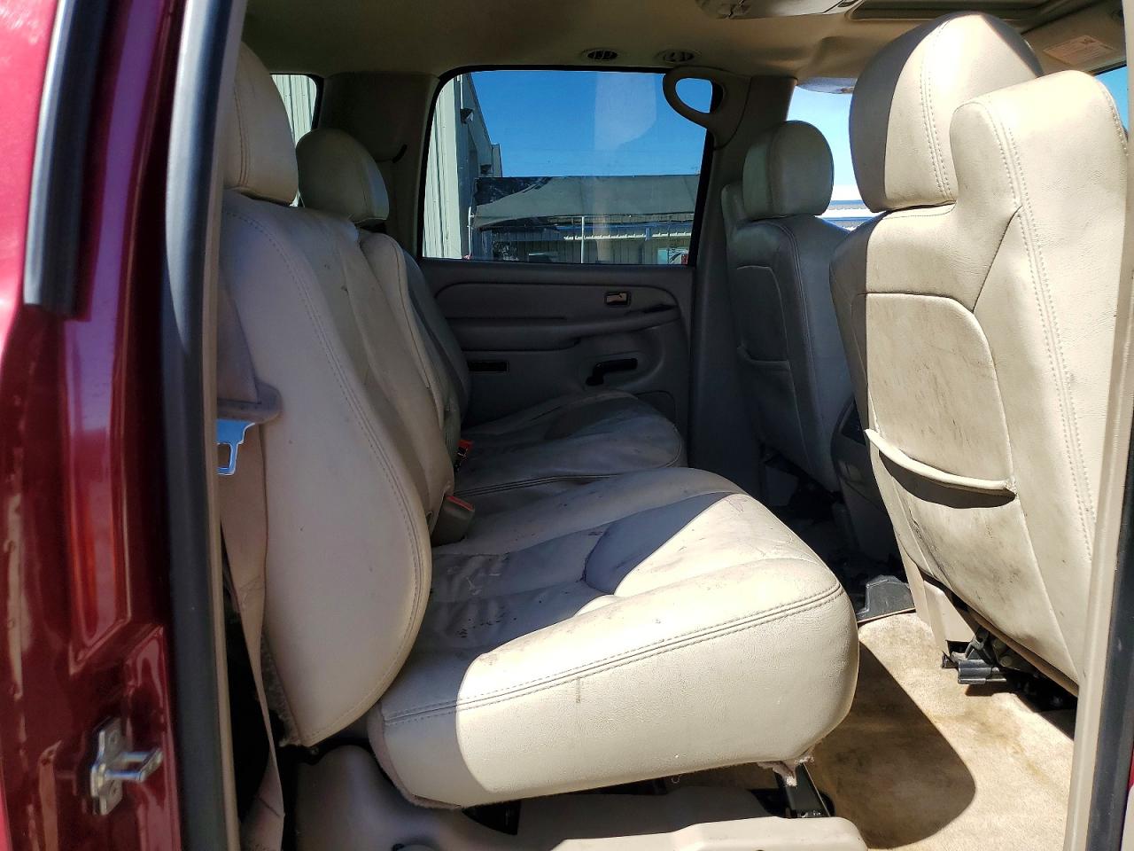 2005 GMC YUKON XL C1500 photo 11