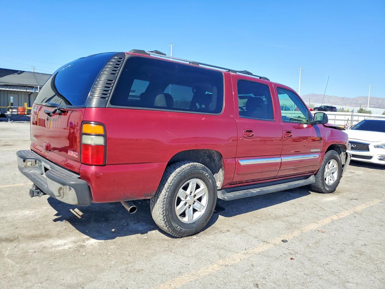 2005 GMC YUKON XL C1500 photo 3