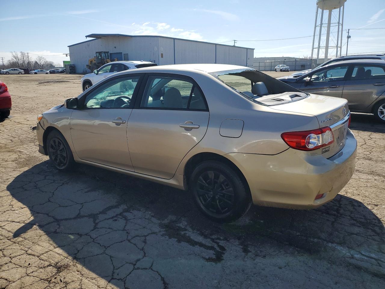 2011 TOYOTA COROLLA LE photo 2