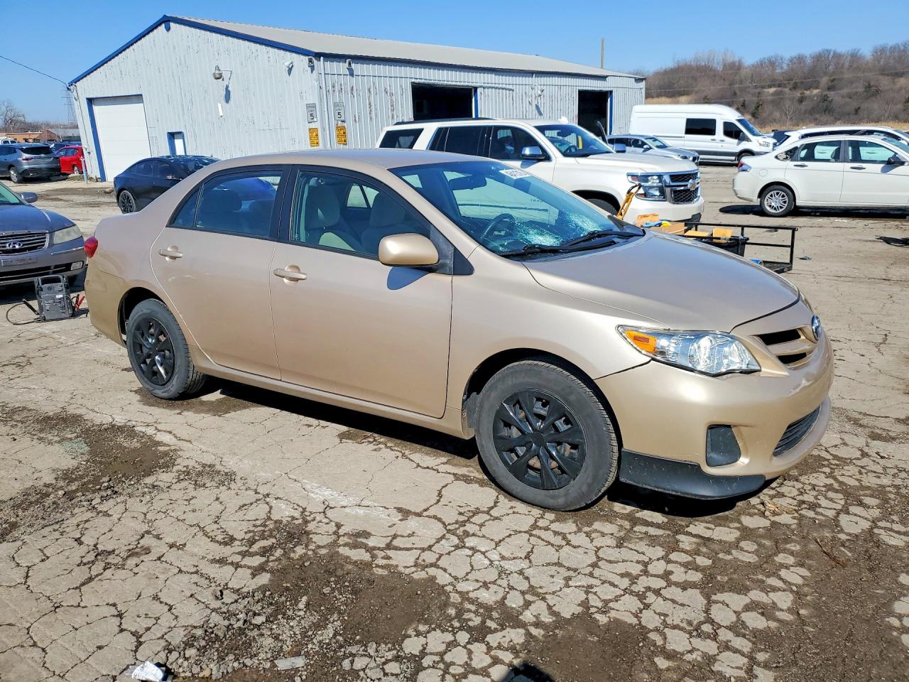 2011 TOYOTA COROLLA LE photo 4
