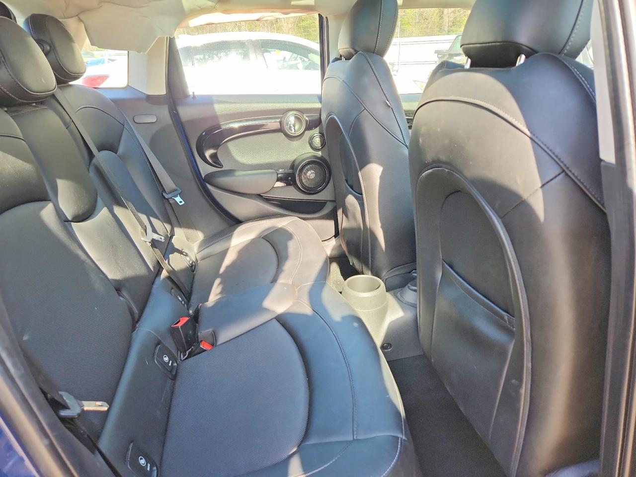 2016 MINI COOPER S photo 19