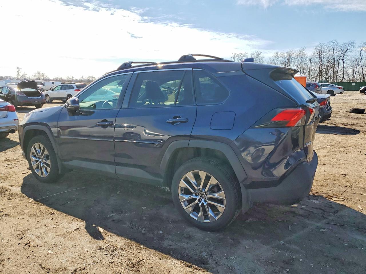 2021 TOYOTA RAV4 XLE PREMIUM photo 2