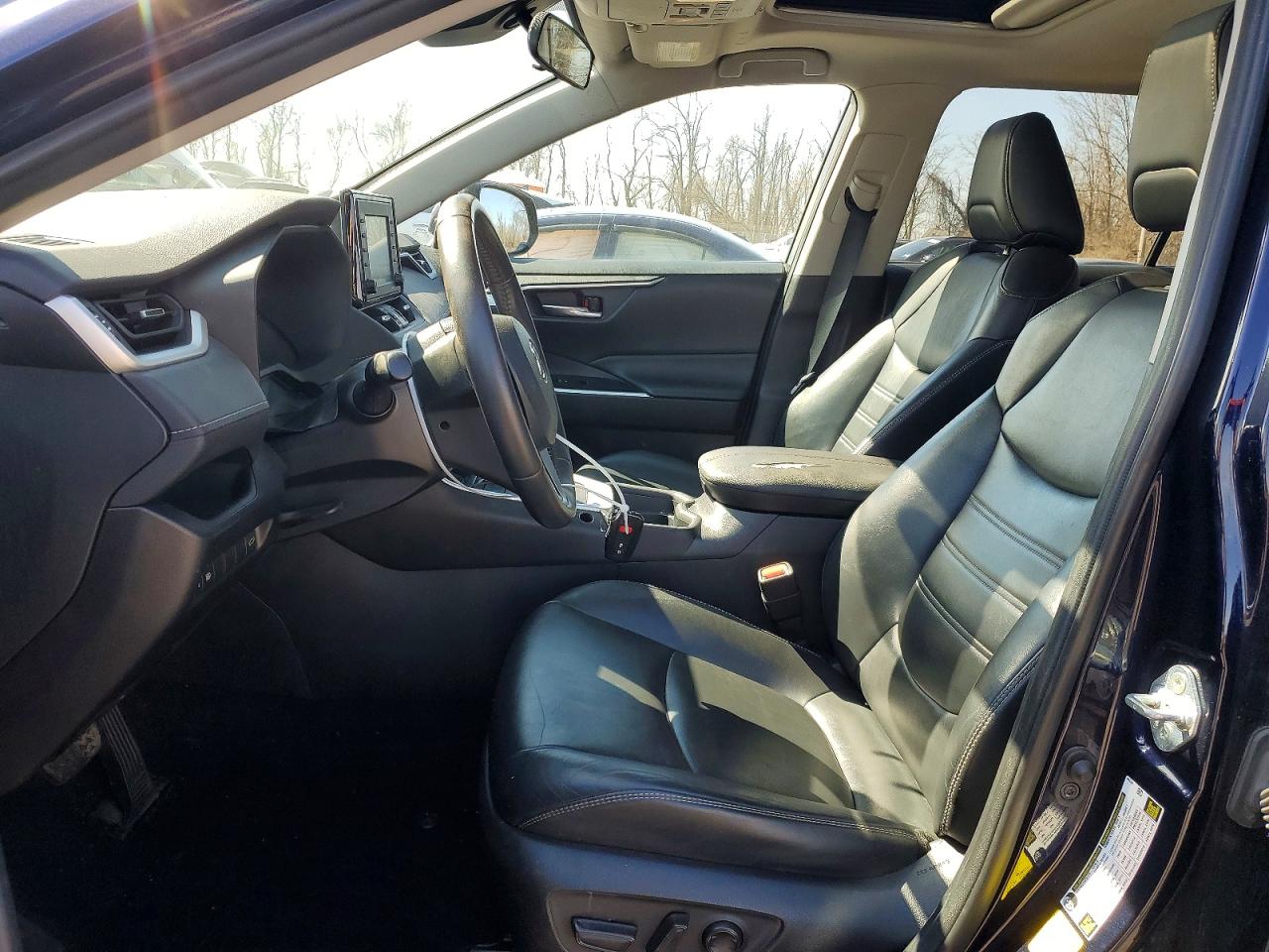 2021 TOYOTA RAV4 XLE PREMIUM photo 7
