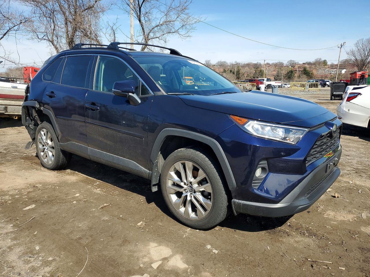 2021 TOYOTA RAV4 XLE PREMIUM photo 4