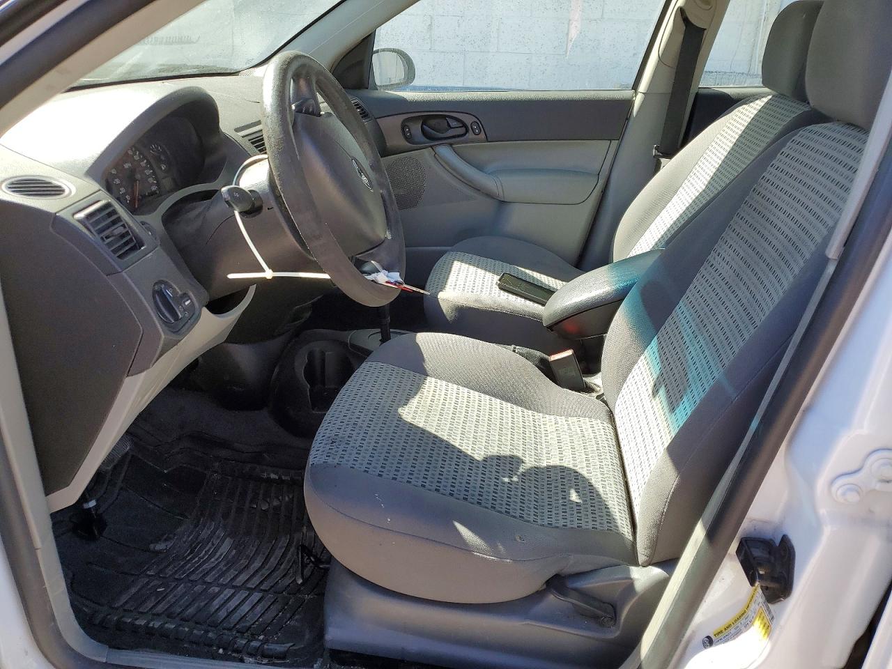 2007 FORD FOCUS photo 13