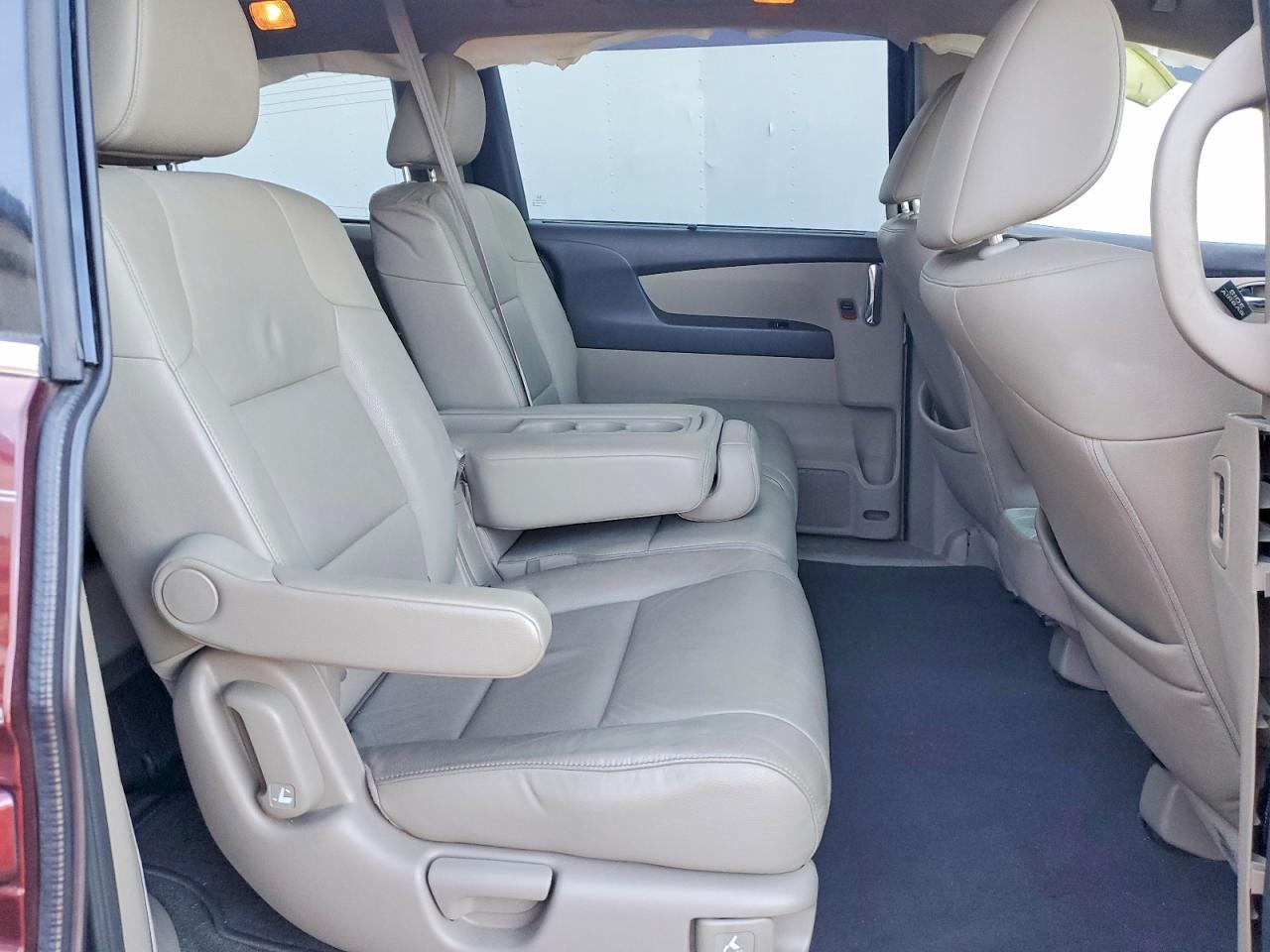 2016 HONDA ODYSSEY TOURING photo 11