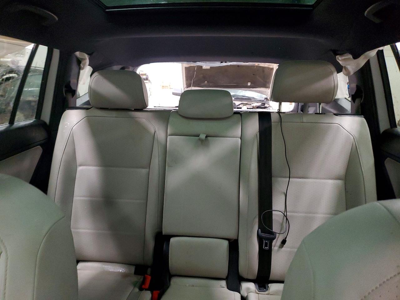 2020 VOLKSWAGEN TIGUAN SE photo 10