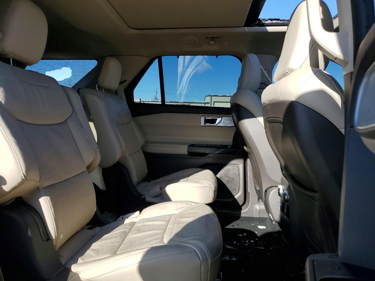 2020 FORD EXPLORER PLATINUM photo 31