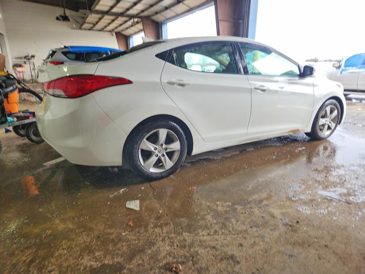 2013 HYUNDAI ELANTRA GLS photo 3