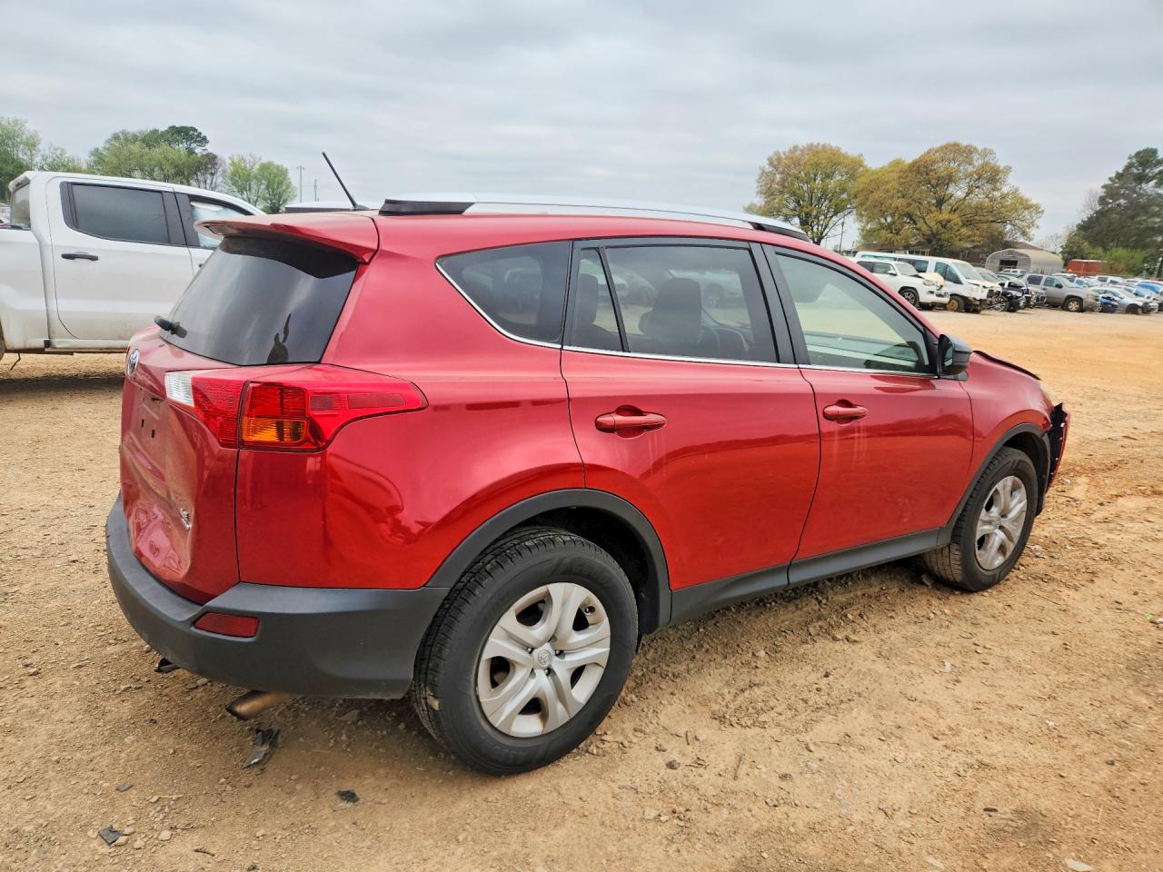 2014 TOYOTA RAV4 LE photo 5