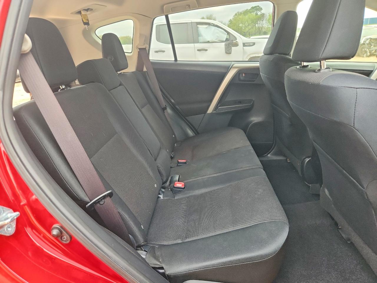 2014 TOYOTA RAV4 LE photo 21