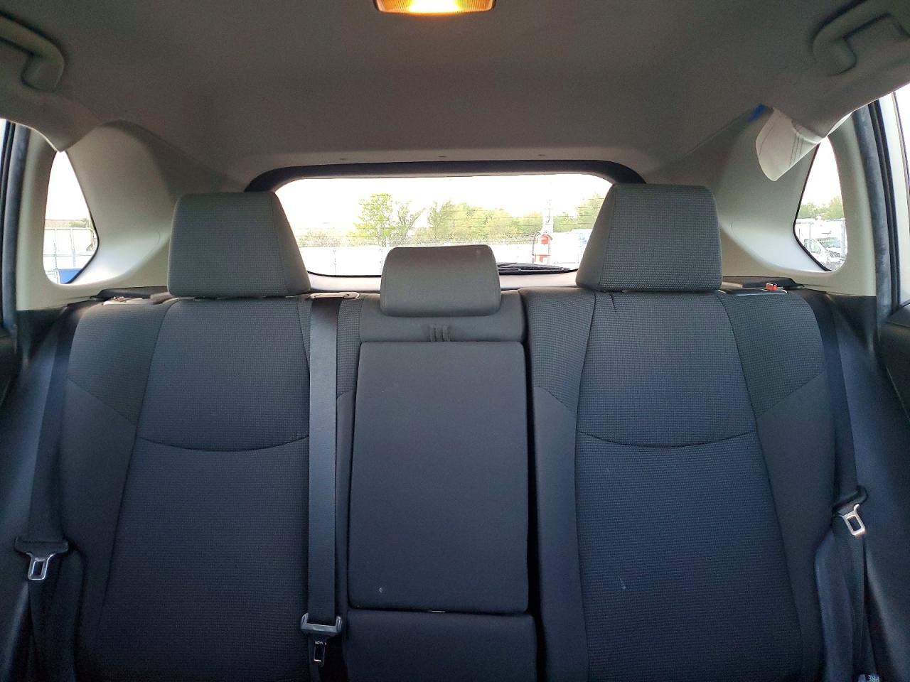 2021 TOYOTA RAV4 LE photo 10