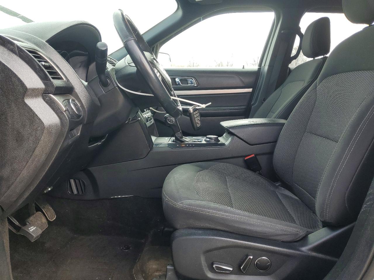 2018 FORD EXPLORER XLT photo 19