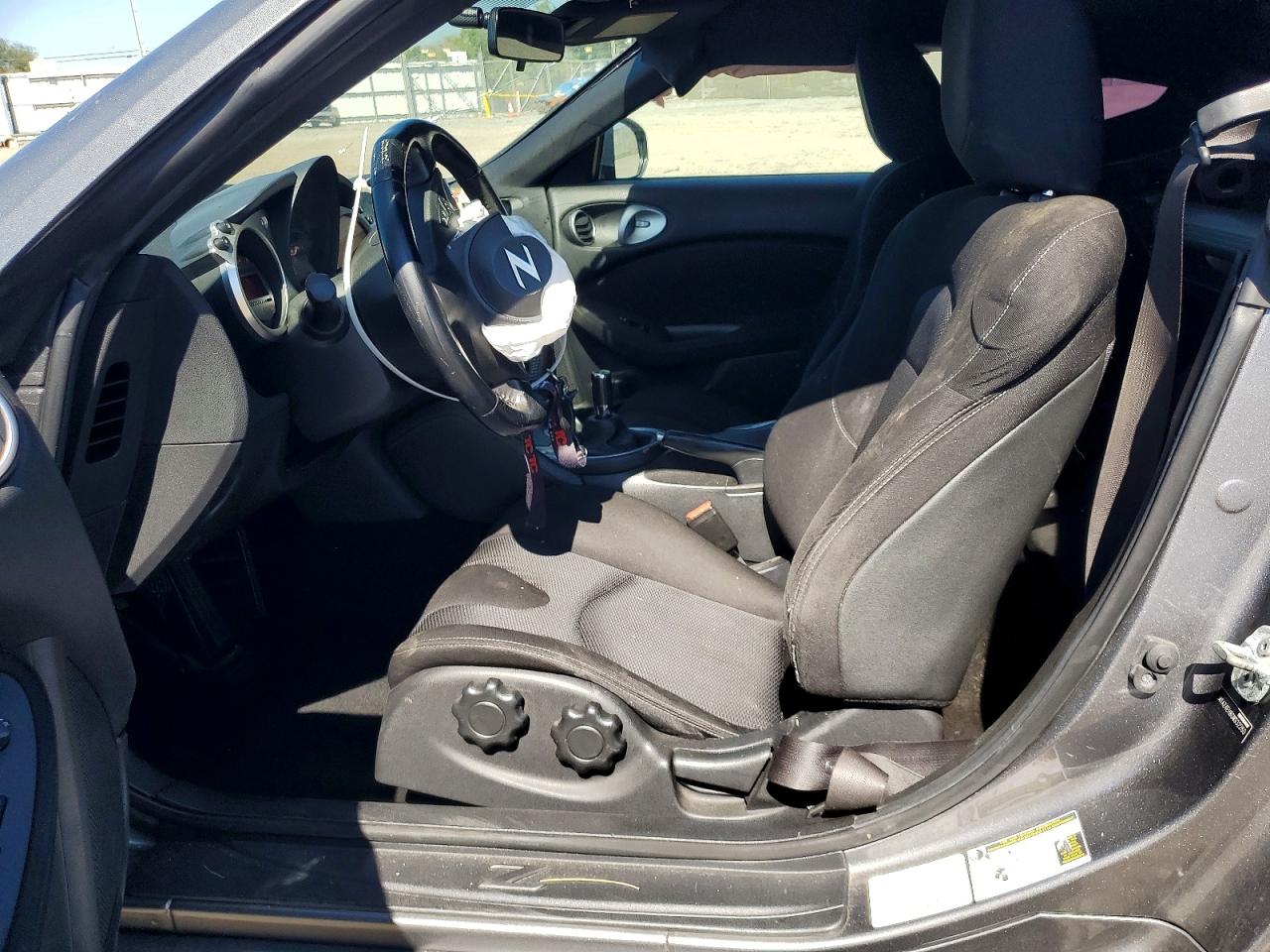 2016 NISSAN 370Z BASE photo 7