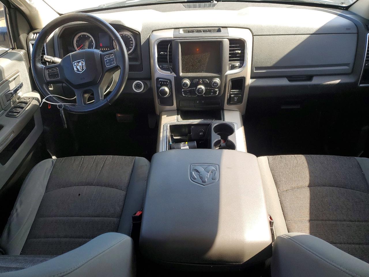 2014 RAM 1500 SLT photo 15