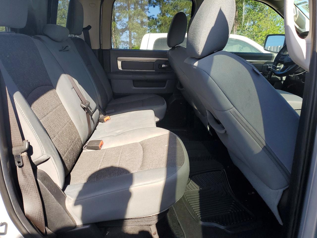 2014 RAM 1500 SLT photo 19