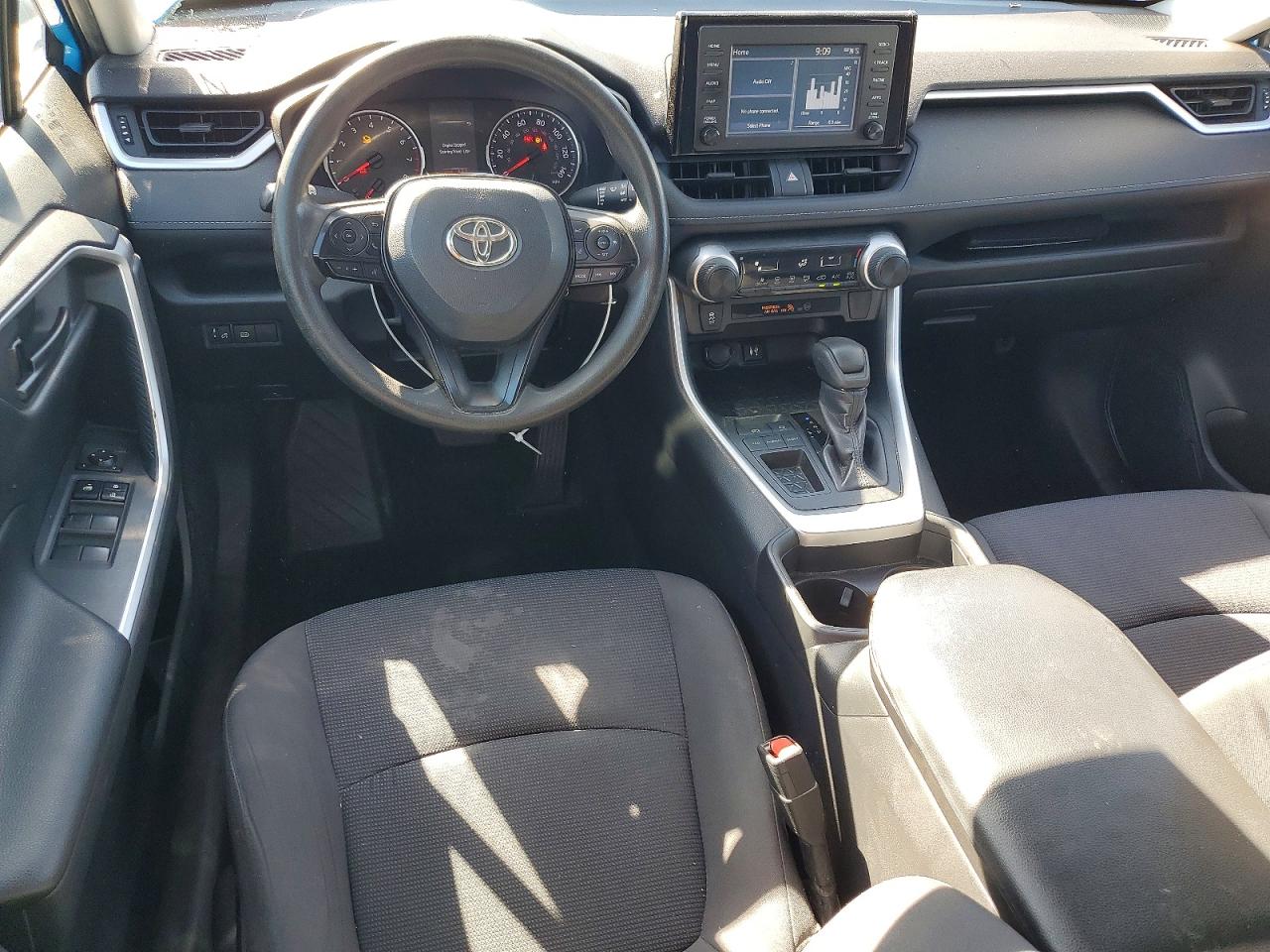 2019 TOYOTA RAV4 LE photo 22