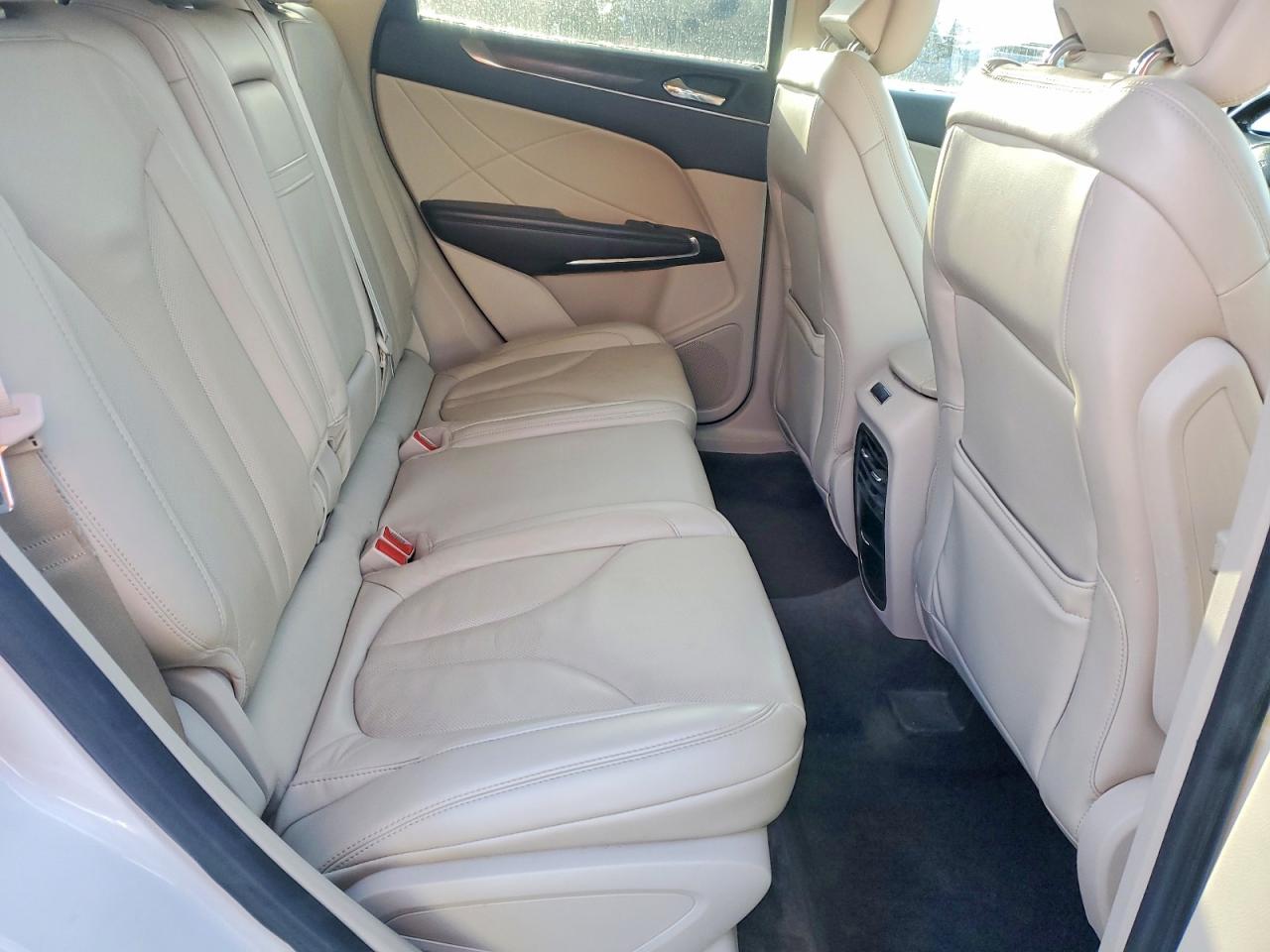 2017 LINCOLN MKC RESERVE photo 11