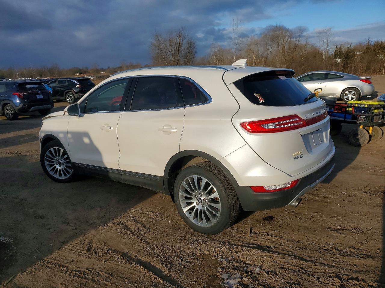 2017 LINCOLN MKC RESERVE photo 2
