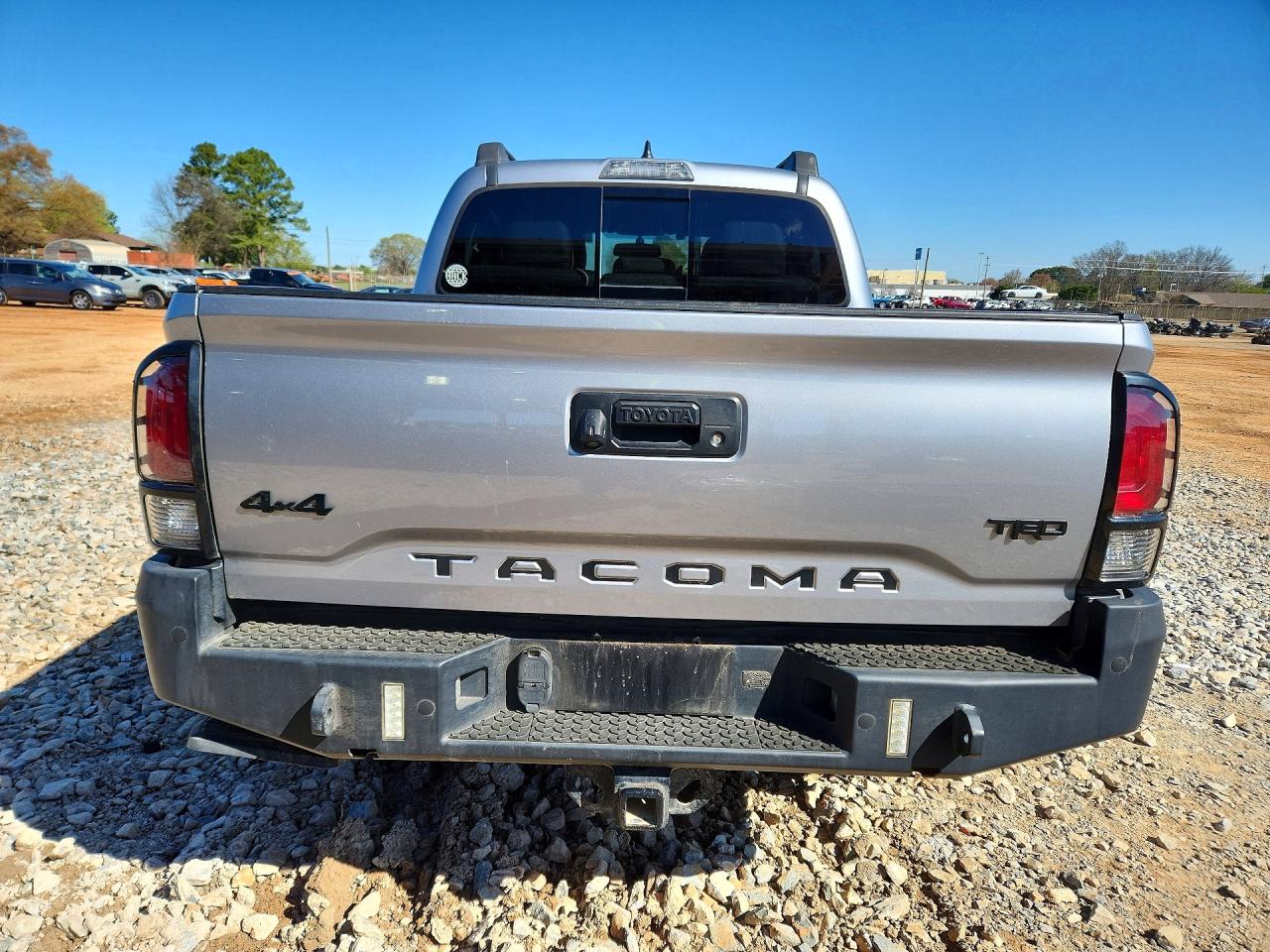 2017 TOYOTA TACOMA TRD OFF-ROAD photo 6