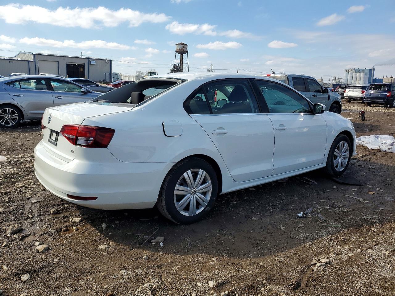2017 VOLKSWAGEN JETTA S photo 3