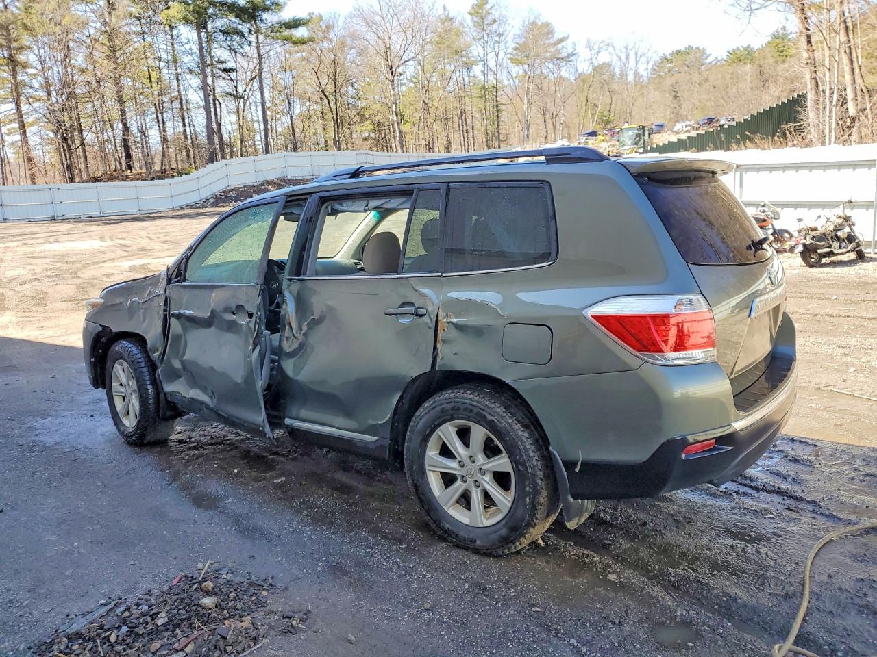 2011 TOYOTA HIGHLANDER BASE photo 4