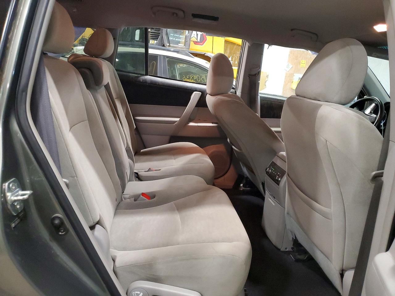 2011 TOYOTA HIGHLANDER BASE photo 31
