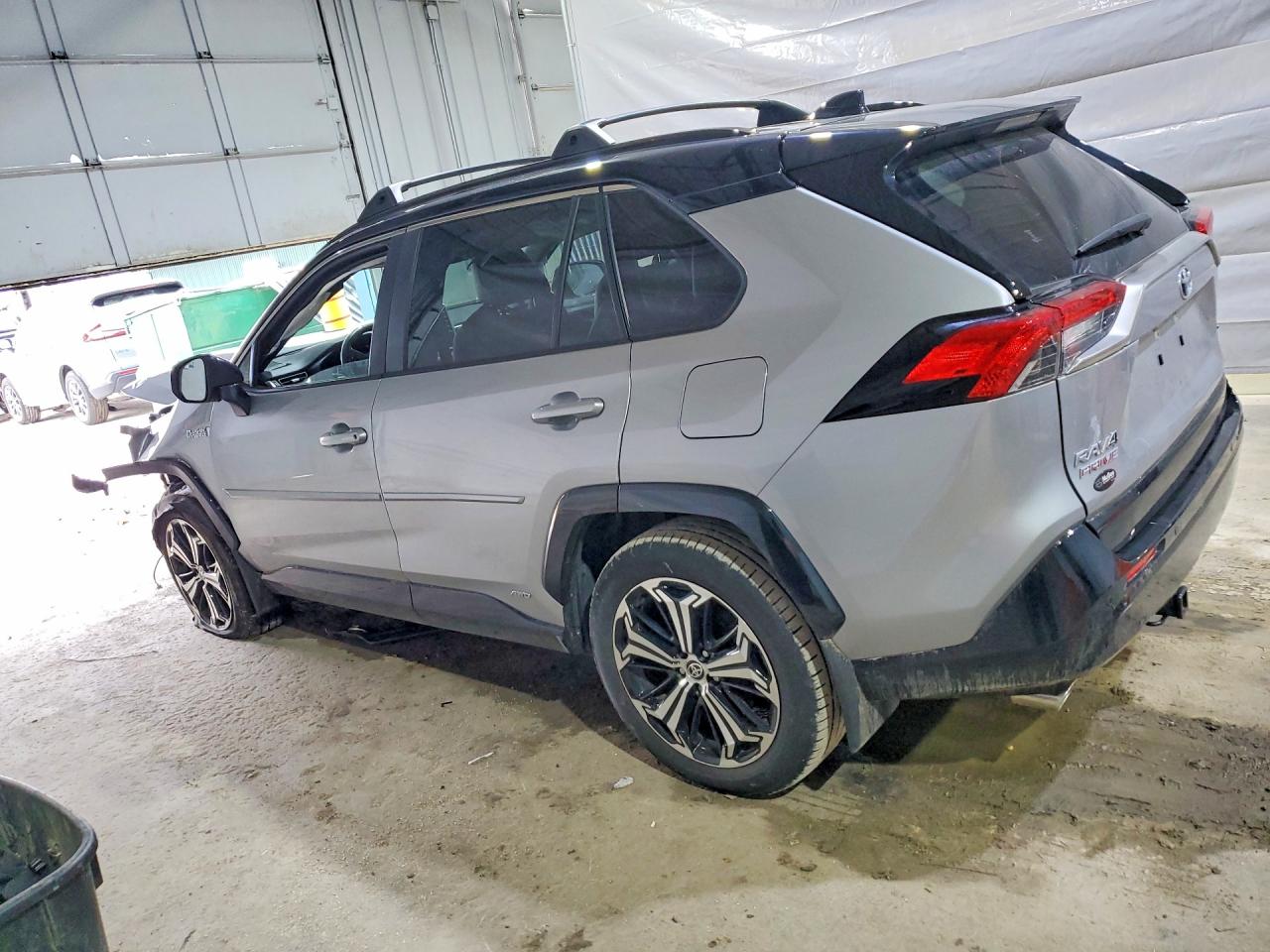 2022 TOYOTA RAV4 PRIME XSE photo 3