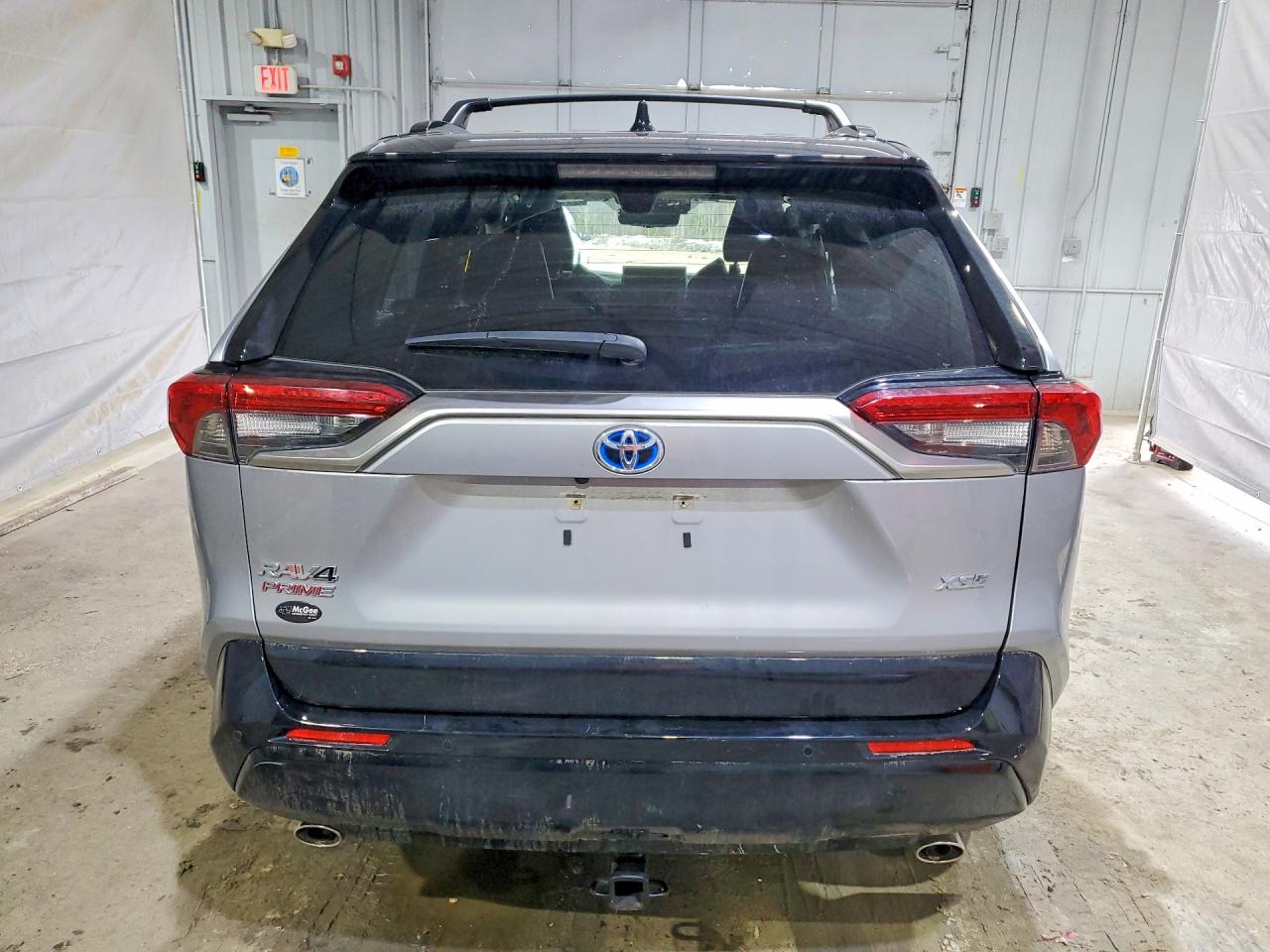 2022 TOYOTA RAV4 PRIME XSE photo 11