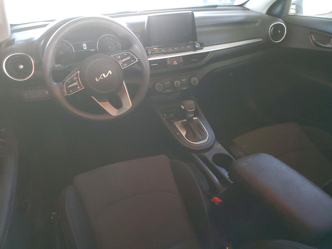 2023 KIA FORTE LXS photo 8