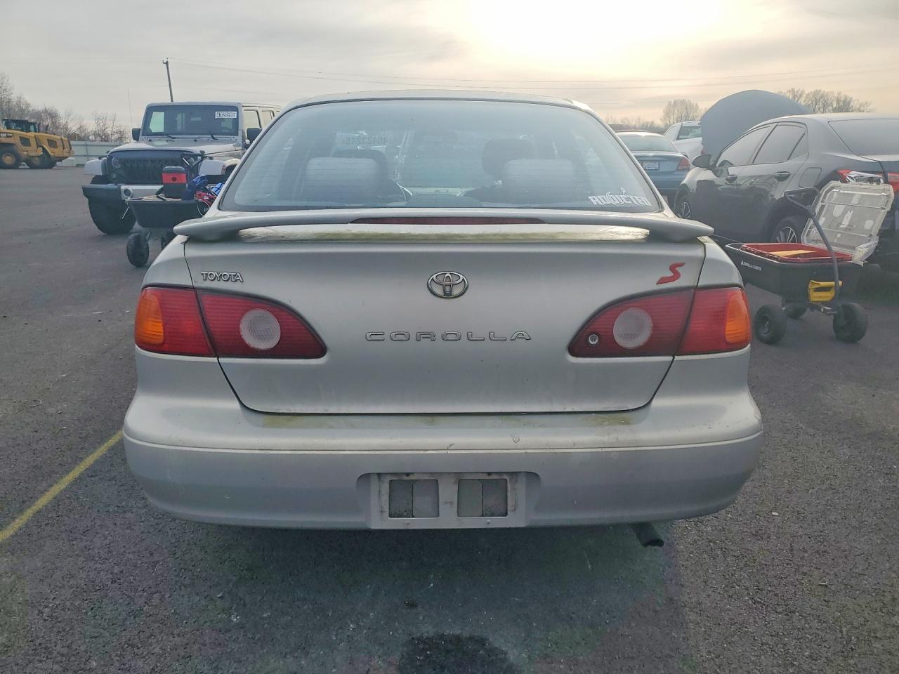 2001 TOYOTA COROLLA photo 16